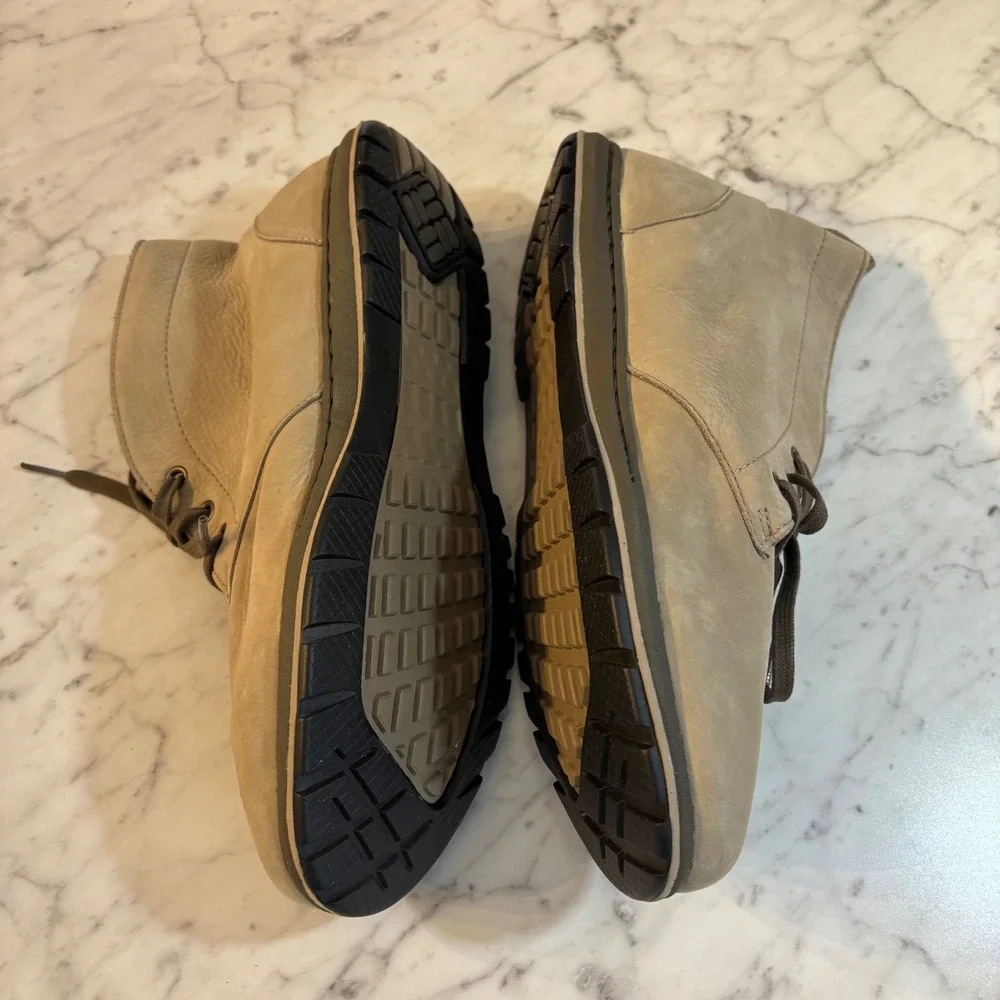 Columbia Men's Waterproof Chukka Boots‎ Beige Leather Lace Up Size 11.5